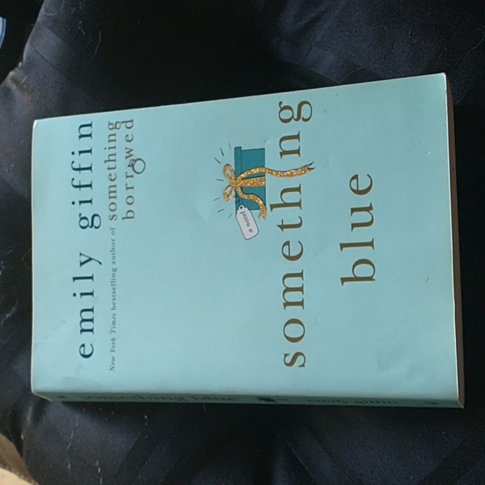 ECU Book - Something Blue by Emily Giffin